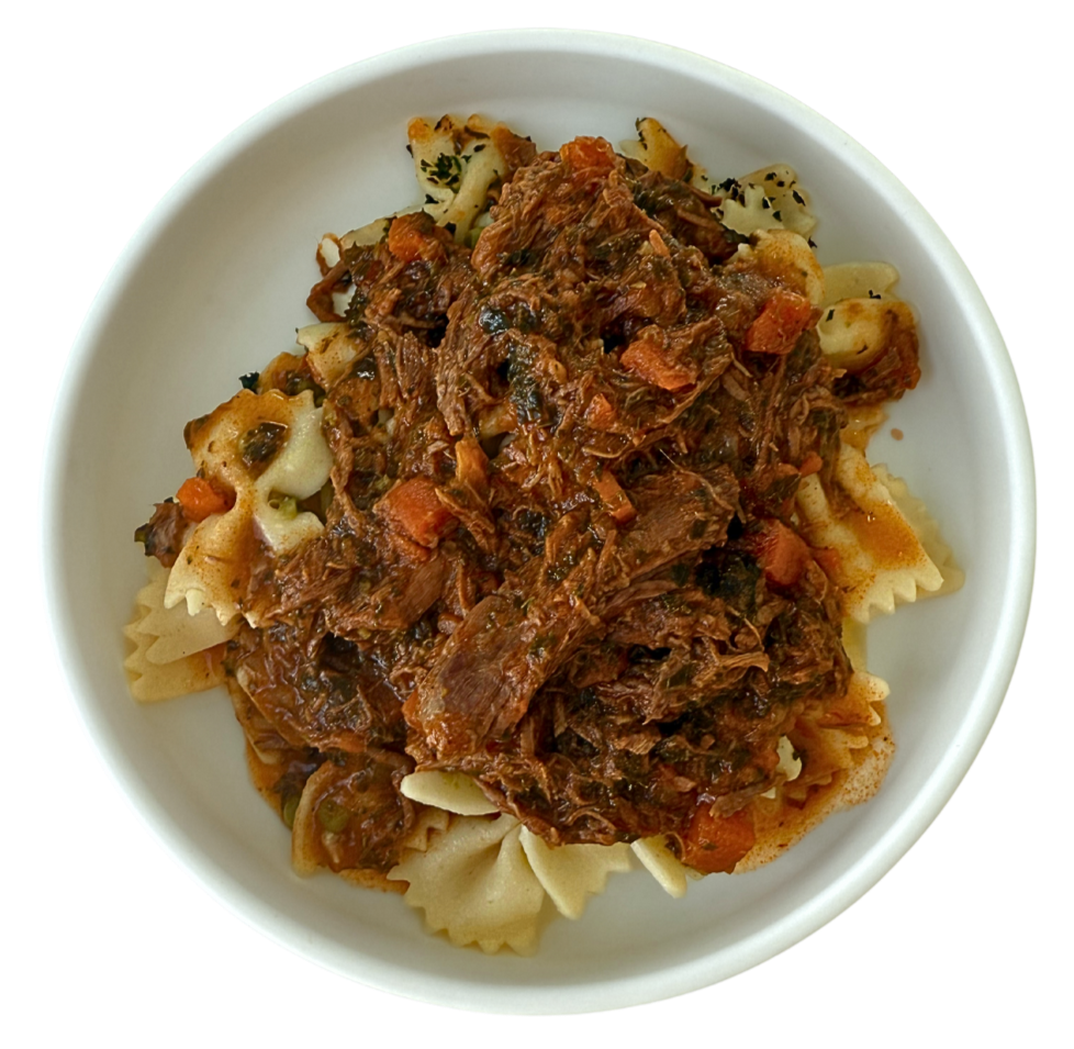 Braised beef &amp; vegetable loop pasta (225 g)