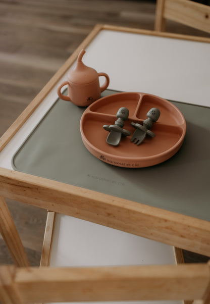 Ustensiles d'apprentissage ergonomiques et sécuritaires